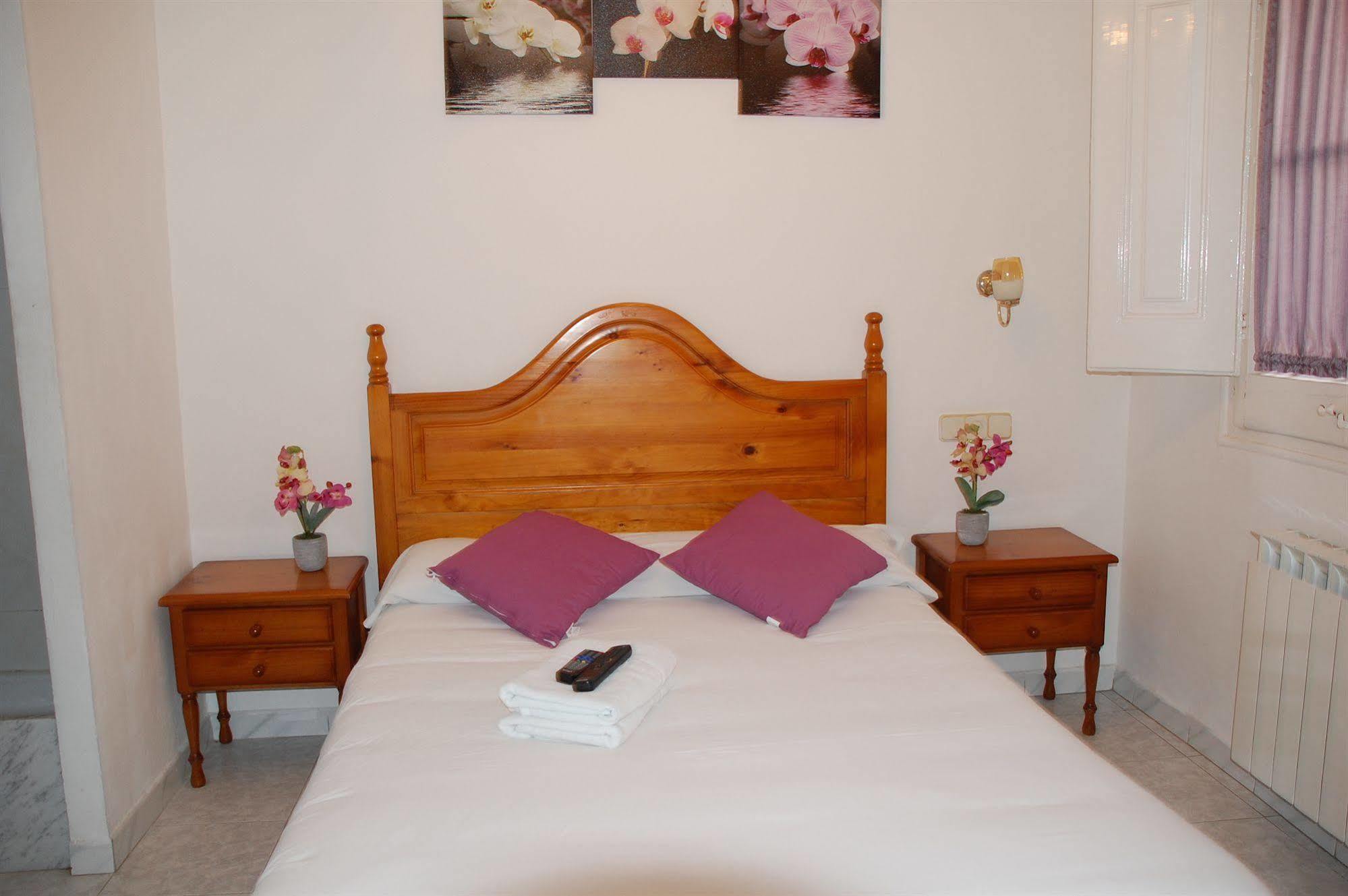 Hostal Hera Барселона Екстериор снимка